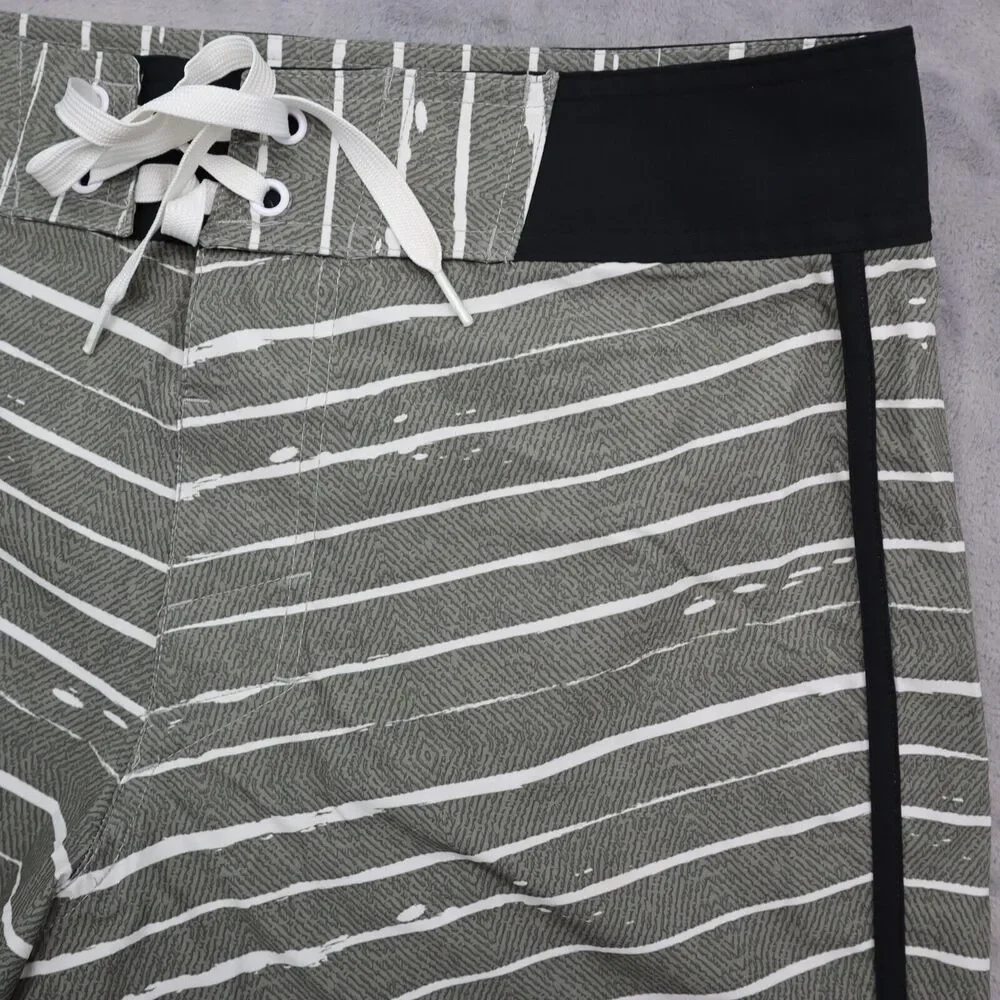 Under Armour Shorts Mens 30 Green White Board Swim Trunks Bathing Suit Pocket
